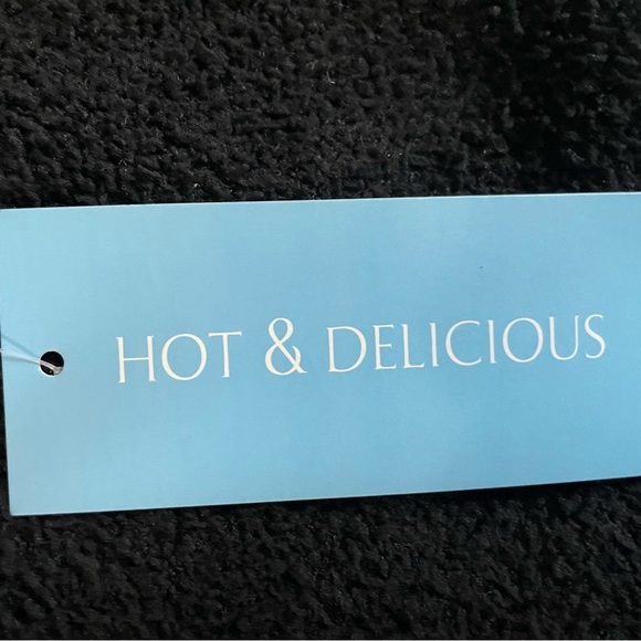 Fuzzy Black Crop Top - Size Large, Sleeveless, NWT, Hot & Delicious - Picture 5 of 7